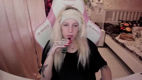 Rapunzel online show from 10-28-25, 01:25