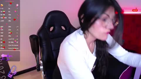 Snapshot of rapunzell__ chatting on 03-09-25, 12:42 Rapunzell online show from 03-09-25, 12:42