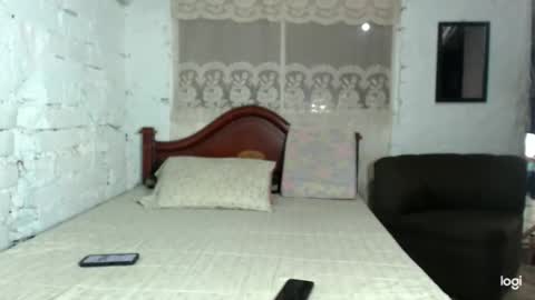 Snapshot of raquel2411 chatting on 06-09-26, 04:07 raquel2411 online show from 06-09-26, 04:07