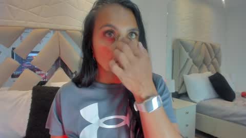 Raquel Moore  online show from 01-24-25, 07:08