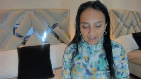 Raquel Moore  online show from 02-03-25, 11:05