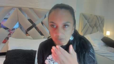 Raquel Moore  online show from 02-10-25, 06:53