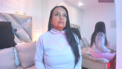 Raquel Moore  online show from 09-23-25, 11:35
