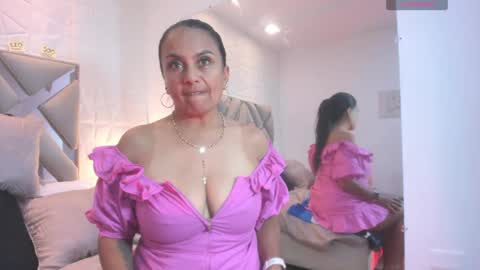 Raquel Moore  online show from 09-26-25, 12:53