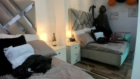 Raquel Moore  online show from 10-29-25, 11:56