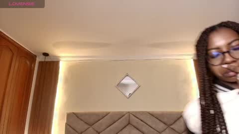Snapshot of raqueljones_ chatting on 05-05-26, 12:13 Raquel online show from 05-05-26, 12:13