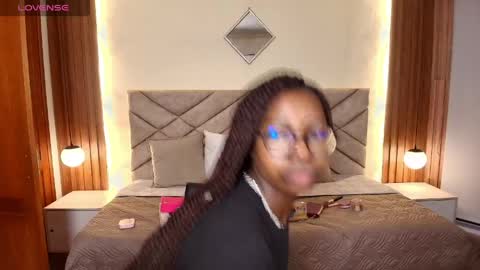 Snapshot of raqueljones_ chatting on 05-06-26, 11:59 Raquel online show from 05-06-26, 11:59