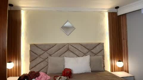 Snapshot of raqueljones_ chatting on 05-21-26, 12:01 Raquel online show from 05-21-26, 12:01