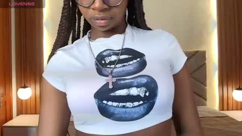 Snapshot of raqueljones_ chatting on 06-15-26, 11:56 Raquel online show from 06-15-26, 11:56