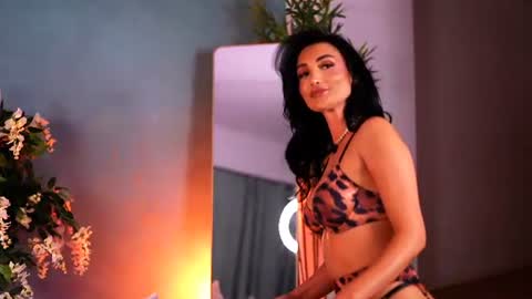 raquelledivax online show from 08-05-26, 05:49