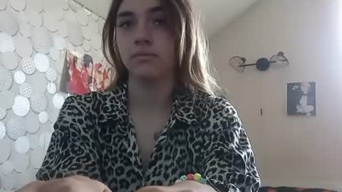 Lora online show from 07-13-26, 04:37