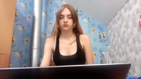 Lora online show from 07-28-26, 03:57