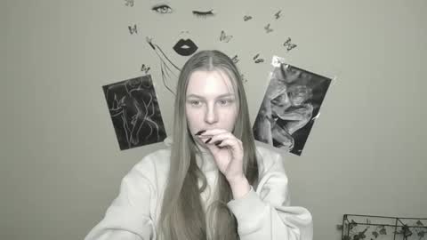 raspberry0101 online show from 02-02-25, 04:32