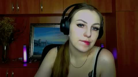 raspberry0101 online show from 12-02-25, 07:57