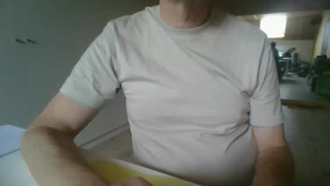 Snapshot of rataplan_55 chatting on 10-15-25, 02:06 rataplan online show from 10-15-25, 02:06