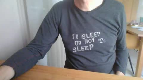 Snapshot of rataplan_55 chatting on 10-31-25, 08:59 rataplan online show from 10-31-25, 08:59