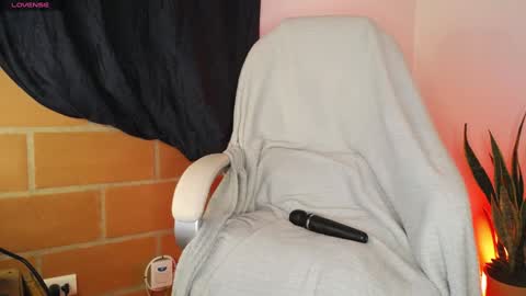 Snapshot of raven06_ chatting on 02-08-25, 03:52 Raven online show from 02-08-25, 03:52