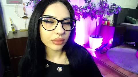 Raven Foxxy online show from 04-09-26, 06:02