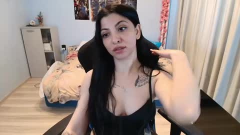 raven_haired_goddess online show from 04-21-26, 08:20