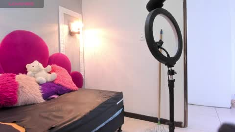 Snapshot of raven_loove chatting on 05-12-26, 05:10 raven_loove online show from 05-12-26, 05:10
