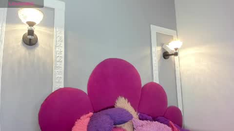 Snapshot of raven_loove chatting on 05-26-26, 08:16 raven_loove online show from 05-26-26, 08:16