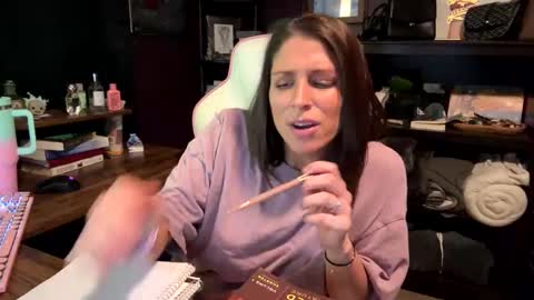 Snapshot of raven_ravish chatting on 03-10-25, 01:23 raven_ravish online show from 03-10-25, 01:23