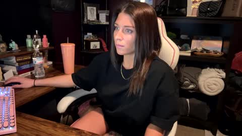 Snapshot of raven_ravish chatting on 03-11-25, 12:44 raven_ravish online show from 03-11-25, 12:44