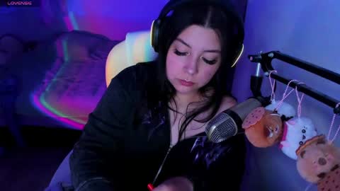 Snapshot of raven_toky0 chatting on 04-14-26, 10:05 Raven online show from 04-14-26, 10:05