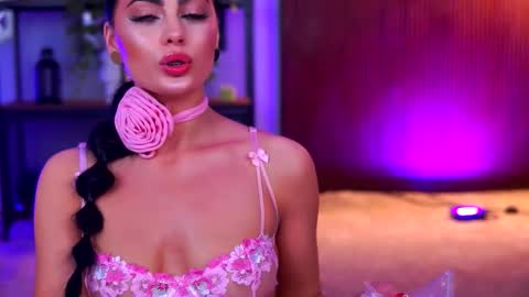 Snapshot of ravennadarcy chatting on 01-07-26, 07:27 Lav online show from 01-07-26, 07:27