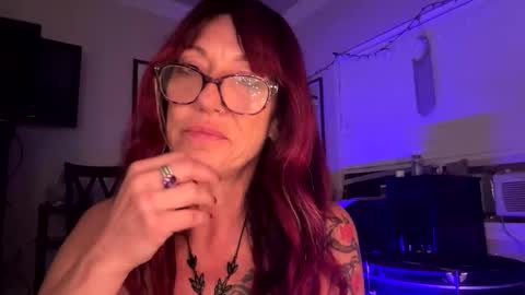 Snapshot of ravenoldschool11 chatting on 11-21-25, 02:54 Raven online show from 11-21-25, 02:54