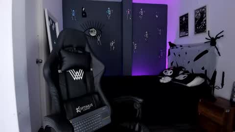 Raven Witch online show from 10-10-25, 08:30