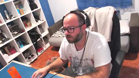 ravingr3d3 online show from 10-04-25, 10:52