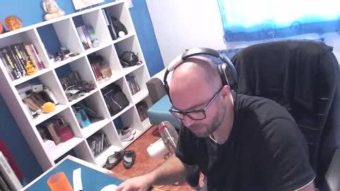 ravingr3d3 online show from 10-20-25, 09:32