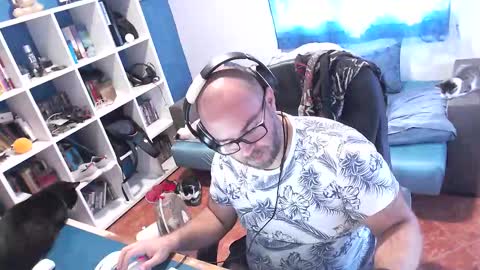 ravingr3d3 online show from 10-23-25, 11:09