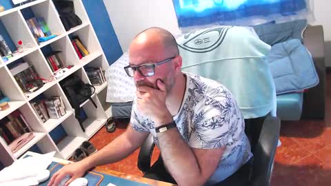 ravingr3d3 online show from 04-15-26, 08:10