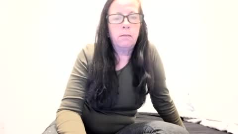 Snapshot of ravishthispeachgoddess chatting on 03-20-26, 02:27 Ravishing Peach Goddess online show from 03-20-26, 02:27