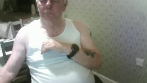 Snapshot of ray47 chatting on 09-15-25, 10:10 ray47 online show from 09-15-25, 10:10