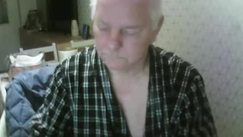 Snapshot of ray47 chatting on 09-17-25, 10:33 ray47 online show from 09-17-25, 10:33