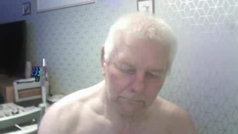 Snapshot of ray477 chatting on 07-07-26, 10:36 ray477 online show from 07-07-26, 10:36