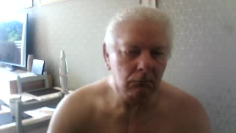 Snapshot of ray477 chatting on 08-04-26, 08:28 ray477 online show from 08-04-26, 08:28
