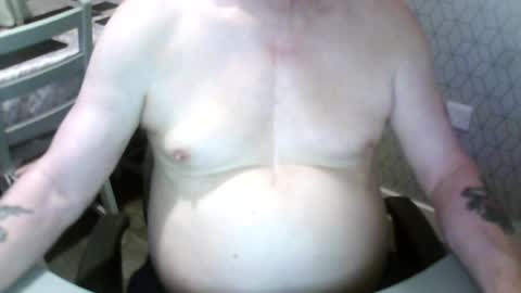 Snapshot of ray477 chatting on 08-05-26, 10:12 ray477 online show from 08-05-26, 10:12