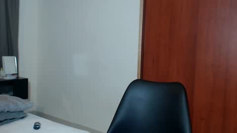 Snapshot of ray_weed chatting on 02-05-25, 02:19 Ray online show from 02-05-25, 02:19