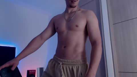 Snapshot of ray_weed chatting on 09-18-25, 11:07 Ray online show from 09-18-25, 11:07