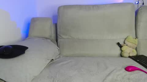 Snapshot of raycatt chatting on 05-29-26, 11:19 Ray online show from 05-29-26, 11:19