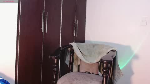 Snapshot of raydevil_ chatting on 01-16-25, 06:16 Rayn online show from 01-16-25, 06:16