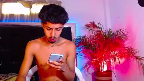 Snapshot of raydevil_ chatting on 01-22-25, 06:20 Rayn online show from 01-22-25, 06:20