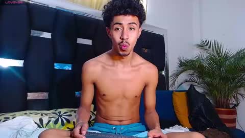 Snapshot of raydevil_ chatting on 01-26-25, 06:06 Rayn online show from 01-26-25, 06:06