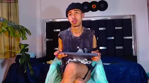 Snapshot of raydevil_ chatting on 02-12-25, 06:30 Rayn online show from 02-12-25, 06:30