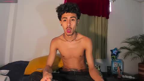 Snapshot of raydevil_ chatting on 03-03-25, 09:48 Rayn online show from 03-03-25, 09:48