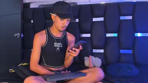 Snapshot of raydevil_ chatting on 09-17-25, 06:20 Rayn online show from 09-17-25, 06:20